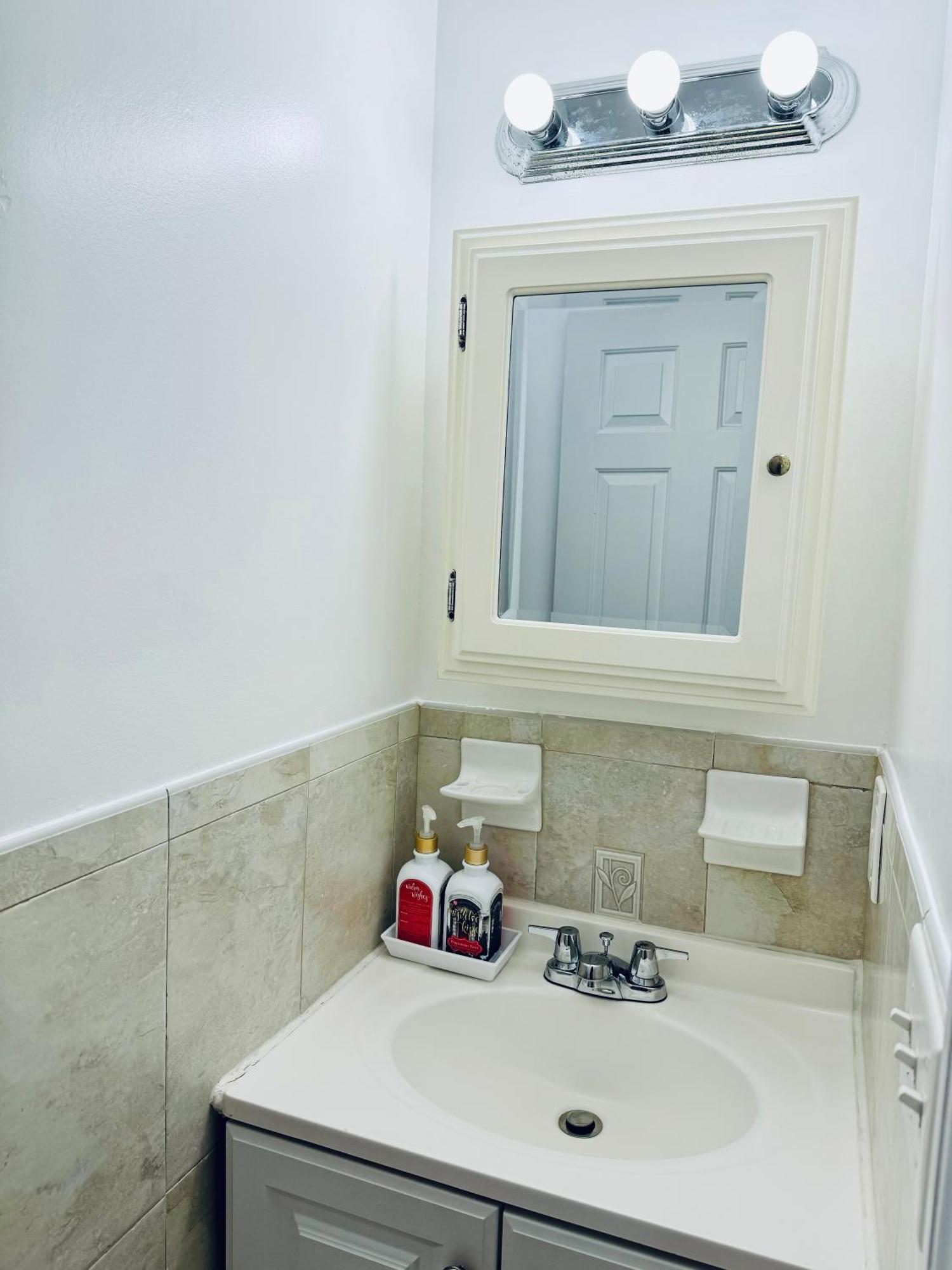 Cozy Evergreen Apartment By Newark Airport מראה חיצוני תמונה